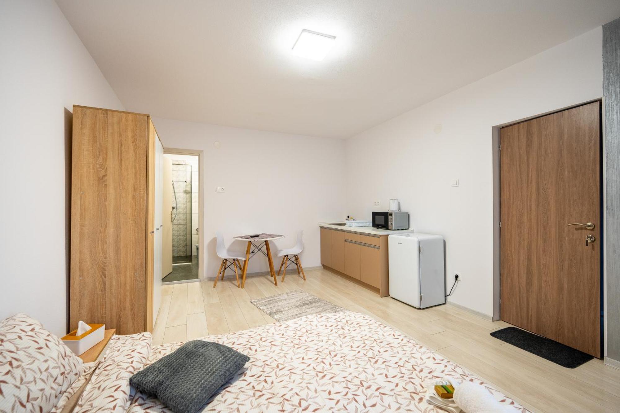 Yvett House Hotel Sfântu-Gheorghe Екстериор снимка